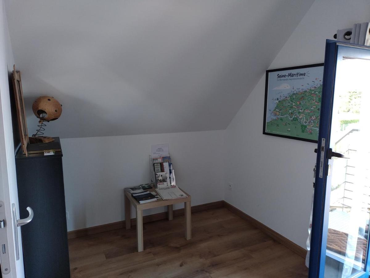 A La Campagne, Au Calme Bed & Breakfast Monterolier Exterior photo